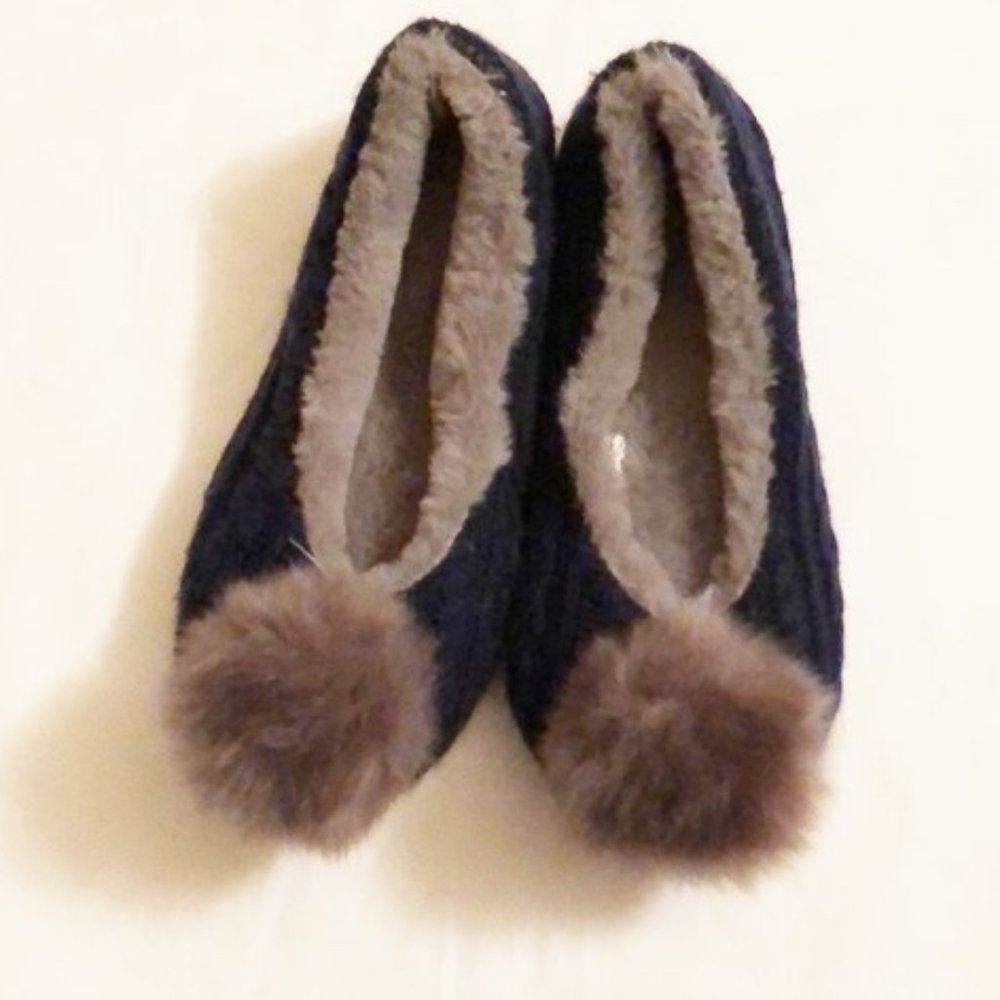 Slippers pom womens new sizes 5-6 or 7-8 navy fabric upper faux fur SG Footwear